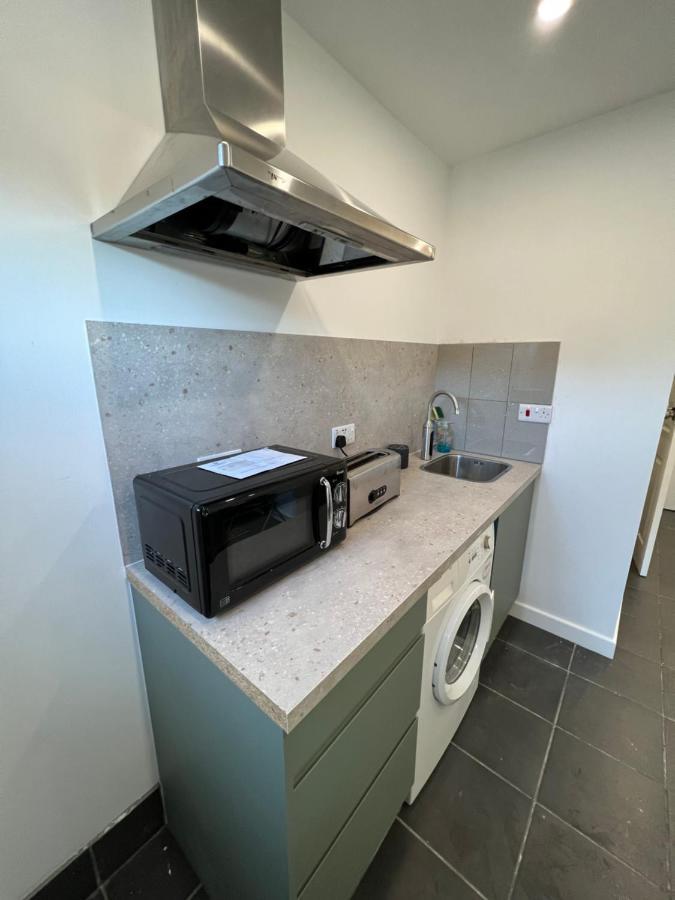 Modern Flat In Central Egham By Windsor Castle, Staines-Upon-Thames And Heathrow Airport Dış mekan fotoğraf