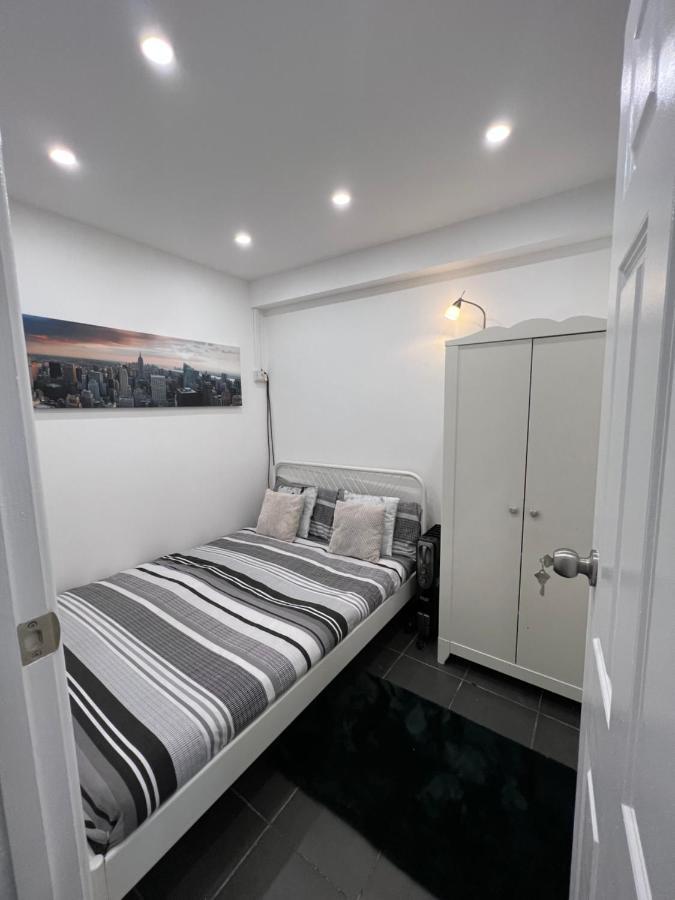 Modern Flat In Central Egham By Windsor Castle, Staines-Upon-Thames And Heathrow Airport Dış mekan fotoğraf