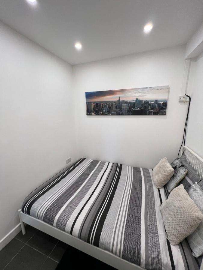 Modern Flat In Central Egham By Windsor Castle, Staines-Upon-Thames And Heathrow Airport Dış mekan fotoğraf